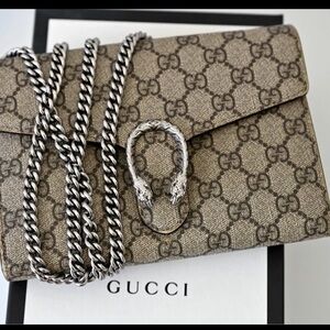Gucci Beige GG Monogram Wallet on Chain